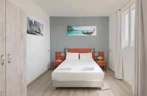 Desk, iron/ironing board, cots/infant beds, free WiFi - Soho Eilat (Eilat)