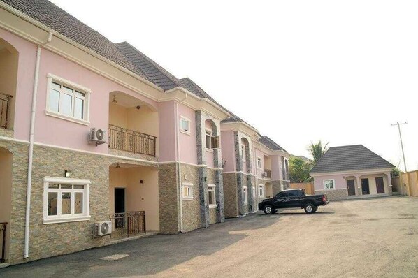 Courtyard - Kudina Luxury Apartments (Abuja)