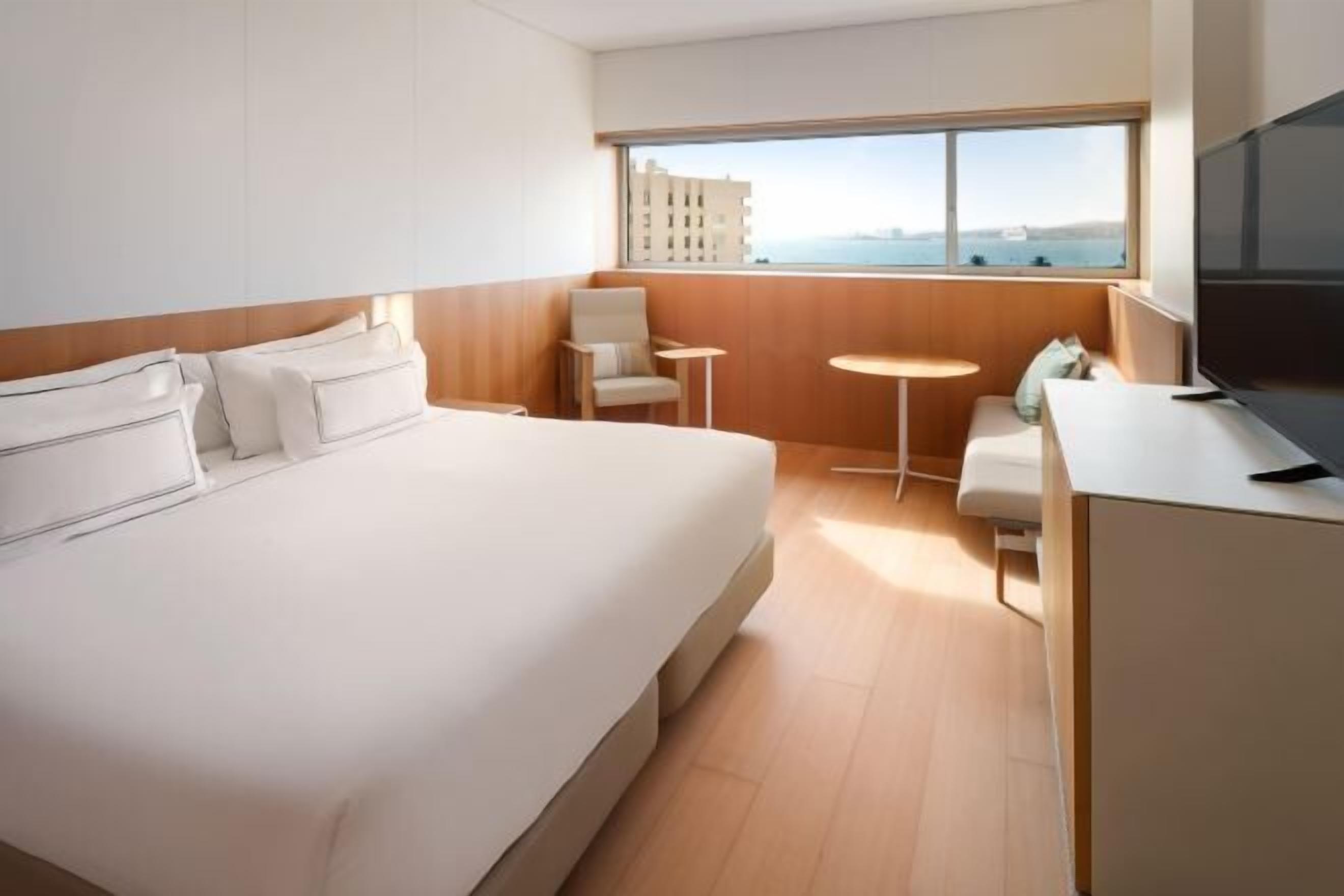 Minibar, in-room safe, desk, soundproofing