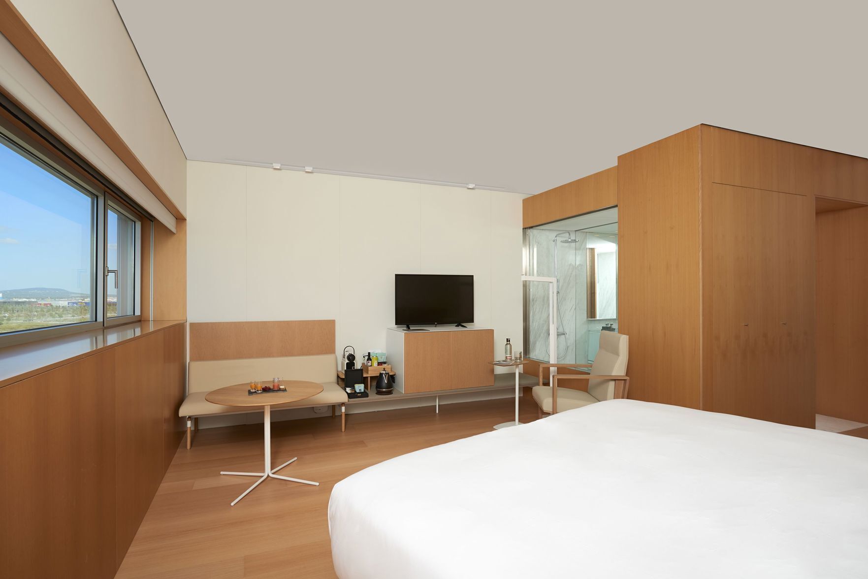 Minibar, in-room safe, desk, soundproofing