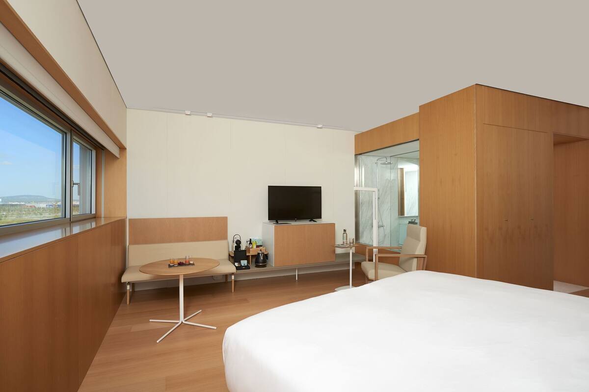 Minibar, in-room safe, desk, soundproofing