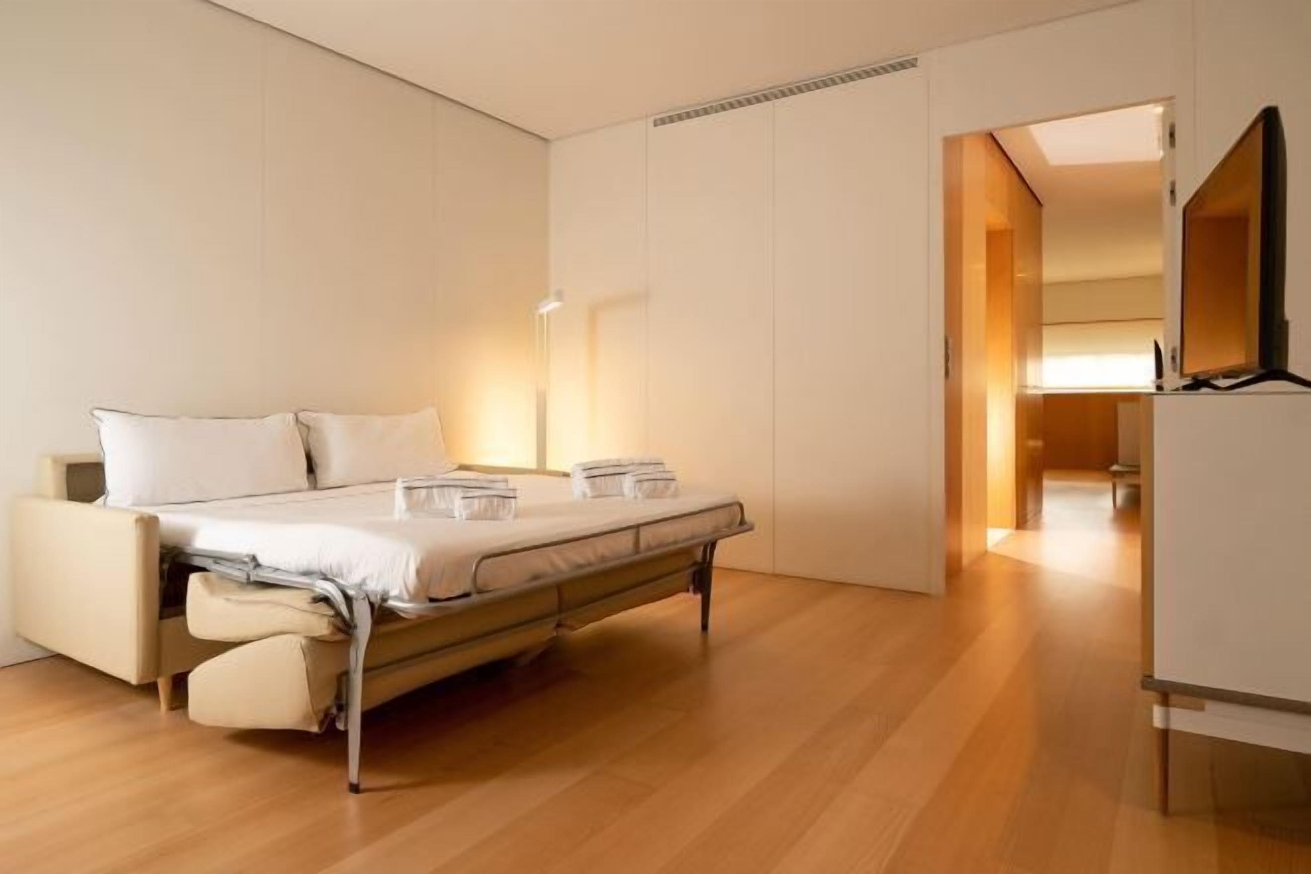 Minibar, in-room safe, desk, soundproofing