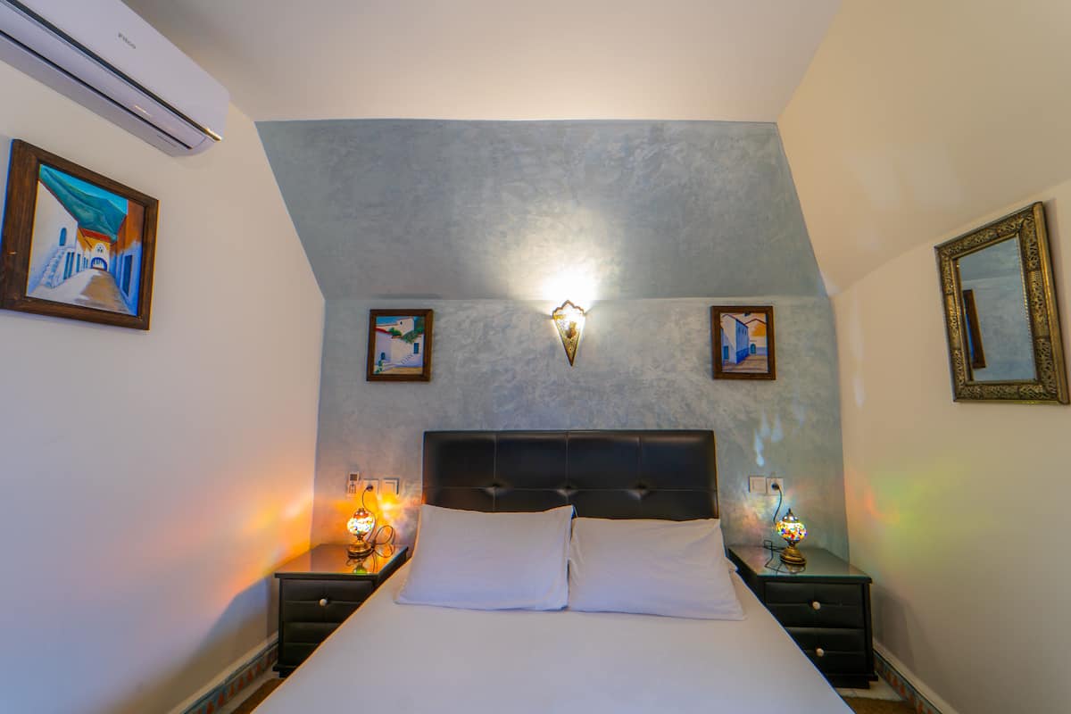 Studio Confort | Literie de qualité, lit avec matelas en mousse à mémoire