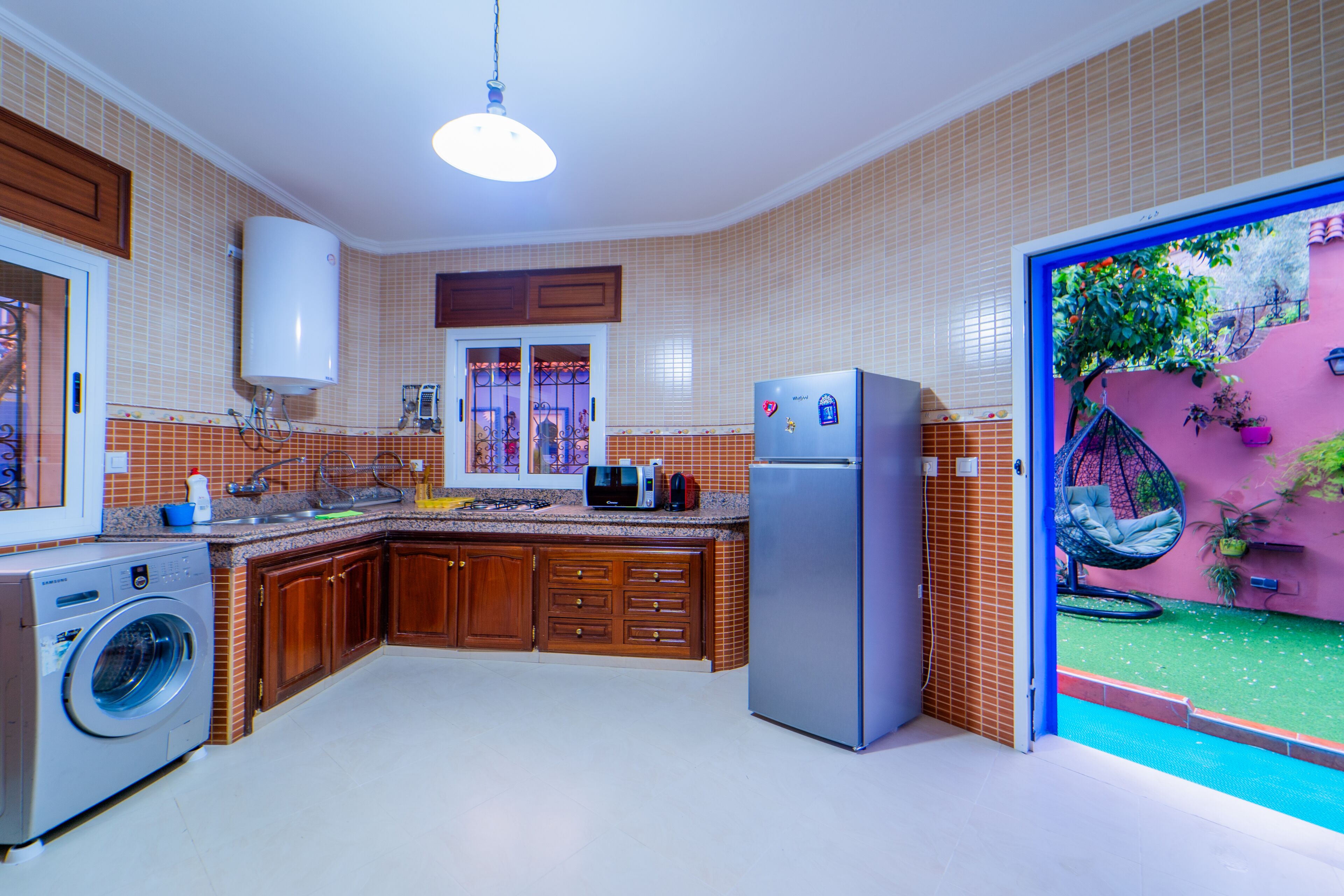 comfort apartment, 2 bedrooms | private kitchen | stovetop, dining tables