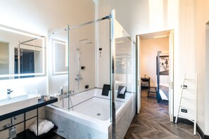 Deep-soaking bathtub - Hotel The Haven Roma (Rome)