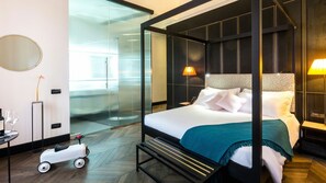 Premium bedding, minibar, in-room safe, individually decorated - Hotel The Haven Roma (Rome)