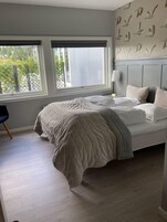 Executive Double Room, 1 King Bed | Desk, laptop workspace, iron/ironing board, free WiFi