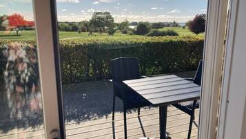 Panoramic Room | Desk, laptop workspace, iron/ironing board, free WiFi