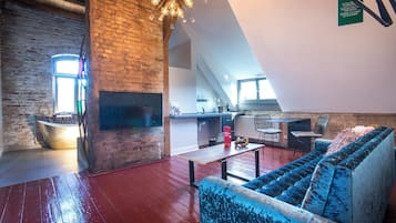 Suite Eksklusif, 1 Tempat Tidur King, Bebas Asap Rokok | Minibar, brankas, meja kerja, dan kedap suara