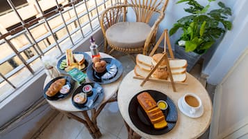 Free daily continental breakfast