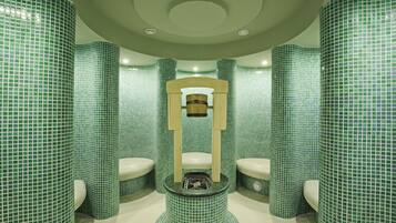 Sauna, perawatan tubuh, body wrap, body scrub, dan perawatan wajah