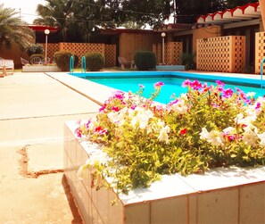 Outdoor pool - Flashman's Hotel (Rawalpindi)