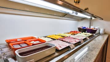 Café da manhã com buffet todos os dias mediante uma taxa