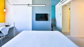 Superior-dobbeltværelse | Minibar, pengeskab på værelset, skrivebord, mørklægningsgardiner