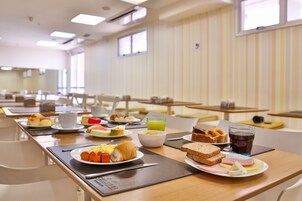 Desayuno buffet diario (BRL 29 por persona)