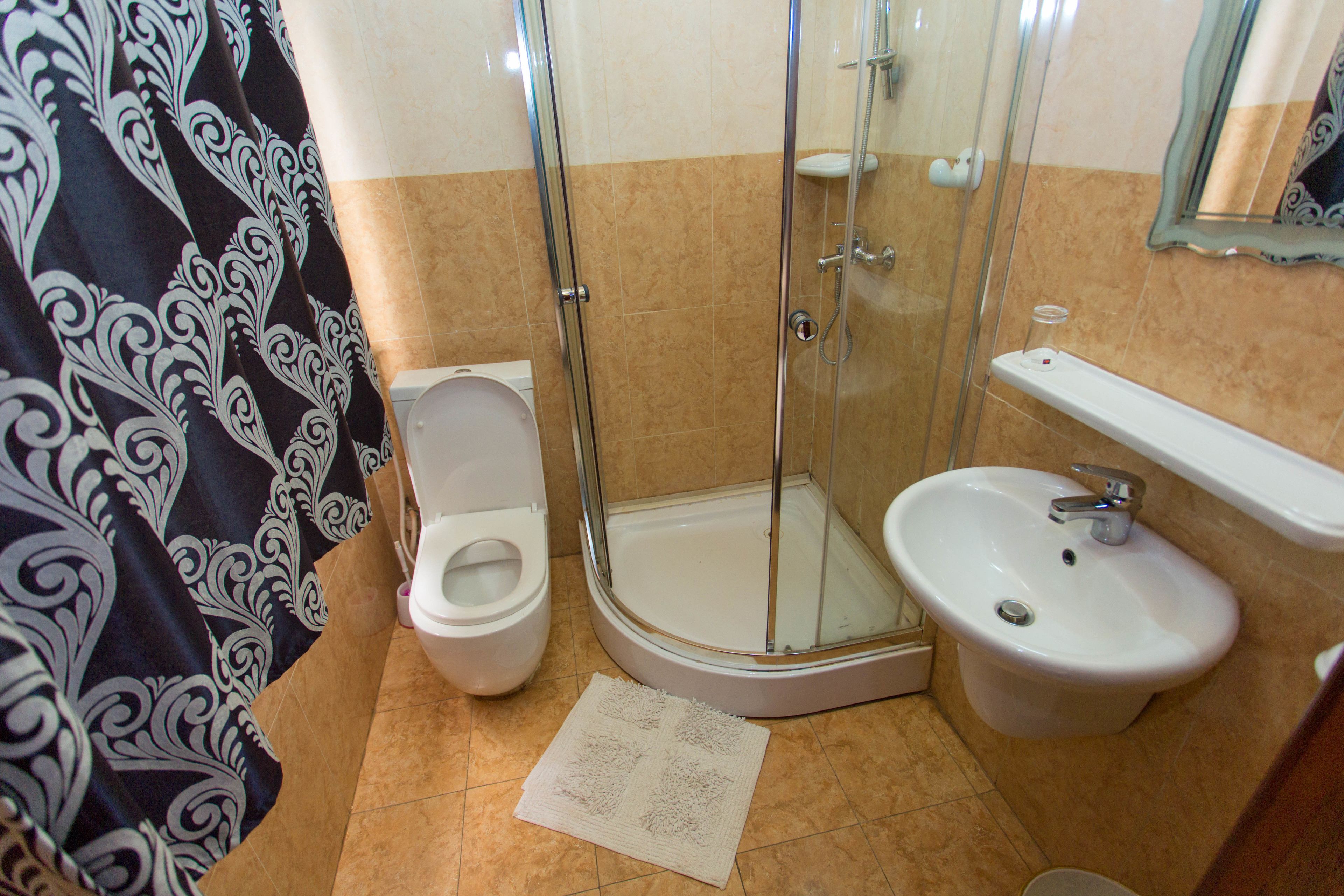 shower, free toiletries, towels