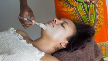 Envolturas desintoxicantes, manicura y pedicura