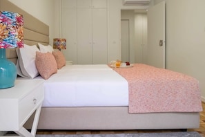 Superior Apartment, 1 Bedroom | 1 bedroom, soundproofing, cribs/infant beds, free WiFi - Simon Guest Apartments (Porto)