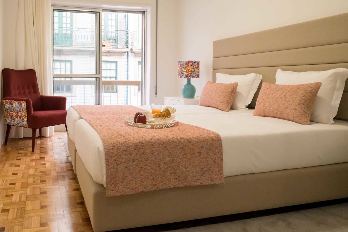 Superior Apartment, 1 Bedroom | 1 bedroom, soundproofing, cots/infant beds, rollaway beds