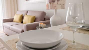 Apartment, 1 Bedroom | In-room dining