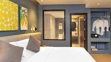 Habitación (Mango Suite) | Minibar, caja fuerte, escritorio y espacio para trabajar con un portátil