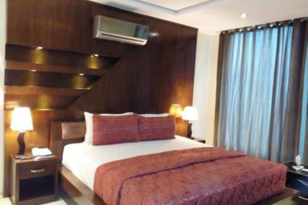 Bling Hotel International