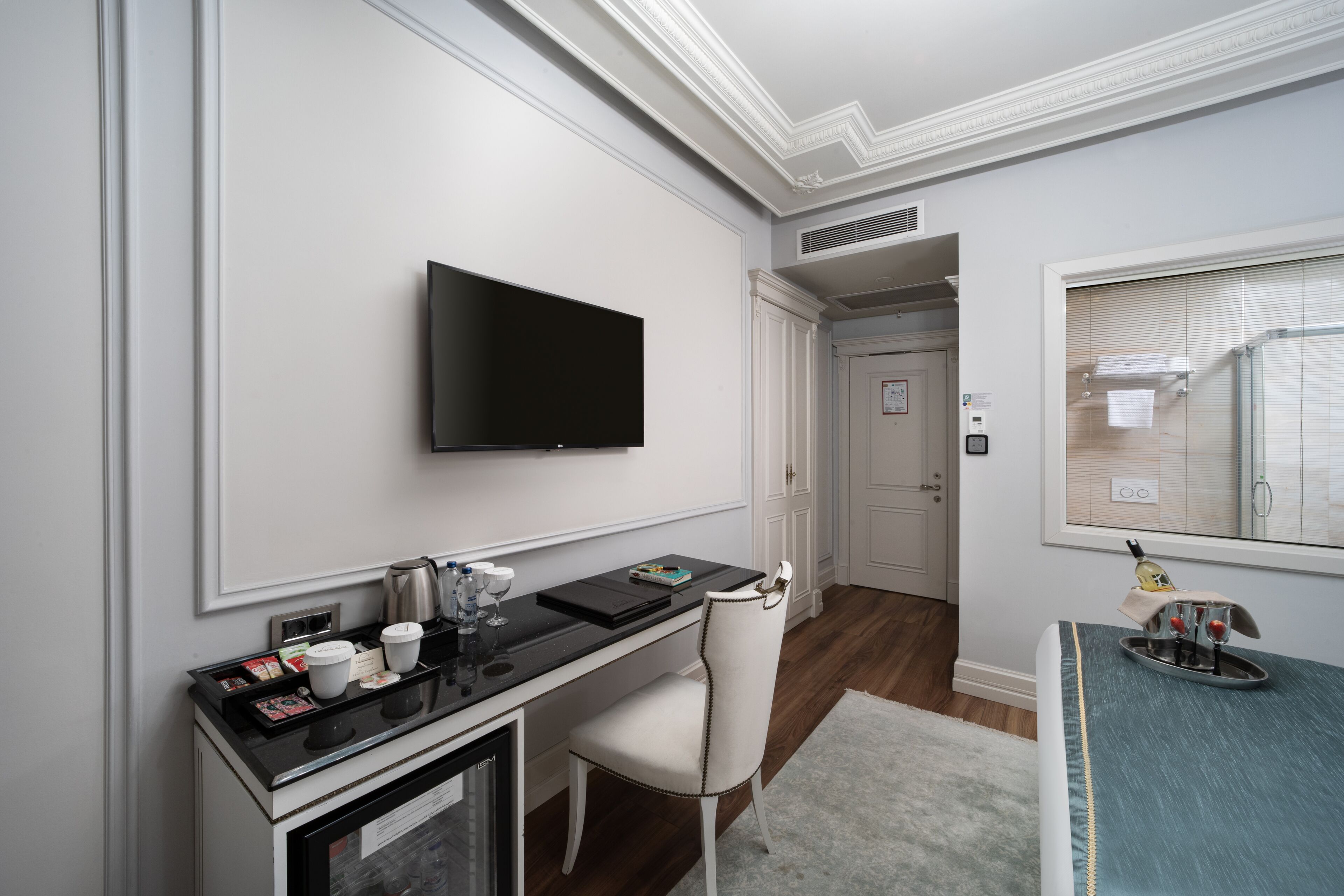 43-inch led tv with satellite channels, tv