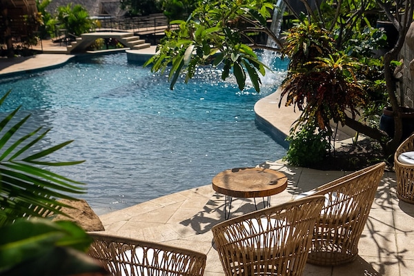 2 piscinas al aire libre