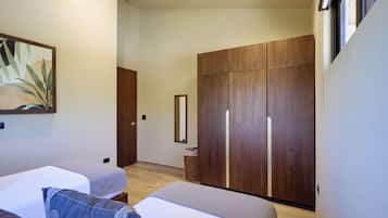 BUNGALOWS | Premium bedding, in-room safe, desk, laptop workspace