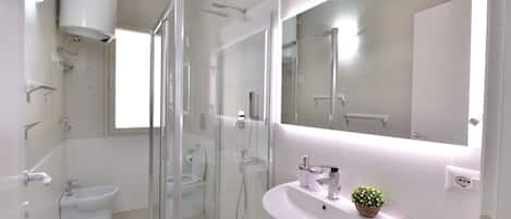 Apartment, Ground Floor | Bathroom | Shower, free toiletries, hair dryer, bidet