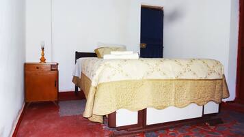 Chambre Double, 1 grand lit, vue montagne