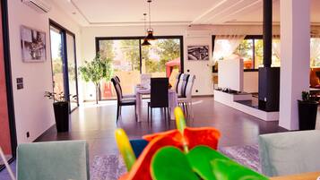 42-inch TV with satellite channels, offices