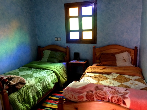 Fer et planche à repasser, lits bébé (gratuits)