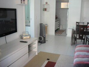 Standard Apartment, Lanai | Living room | LCD TV - Palm Beach Aquiraz (Aquiraz)