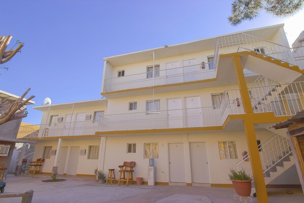 32-吋智慧型電視、有線頻道、電視、Netflix