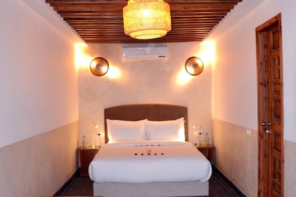 Minibar, in-room safe, desk, free WiFi