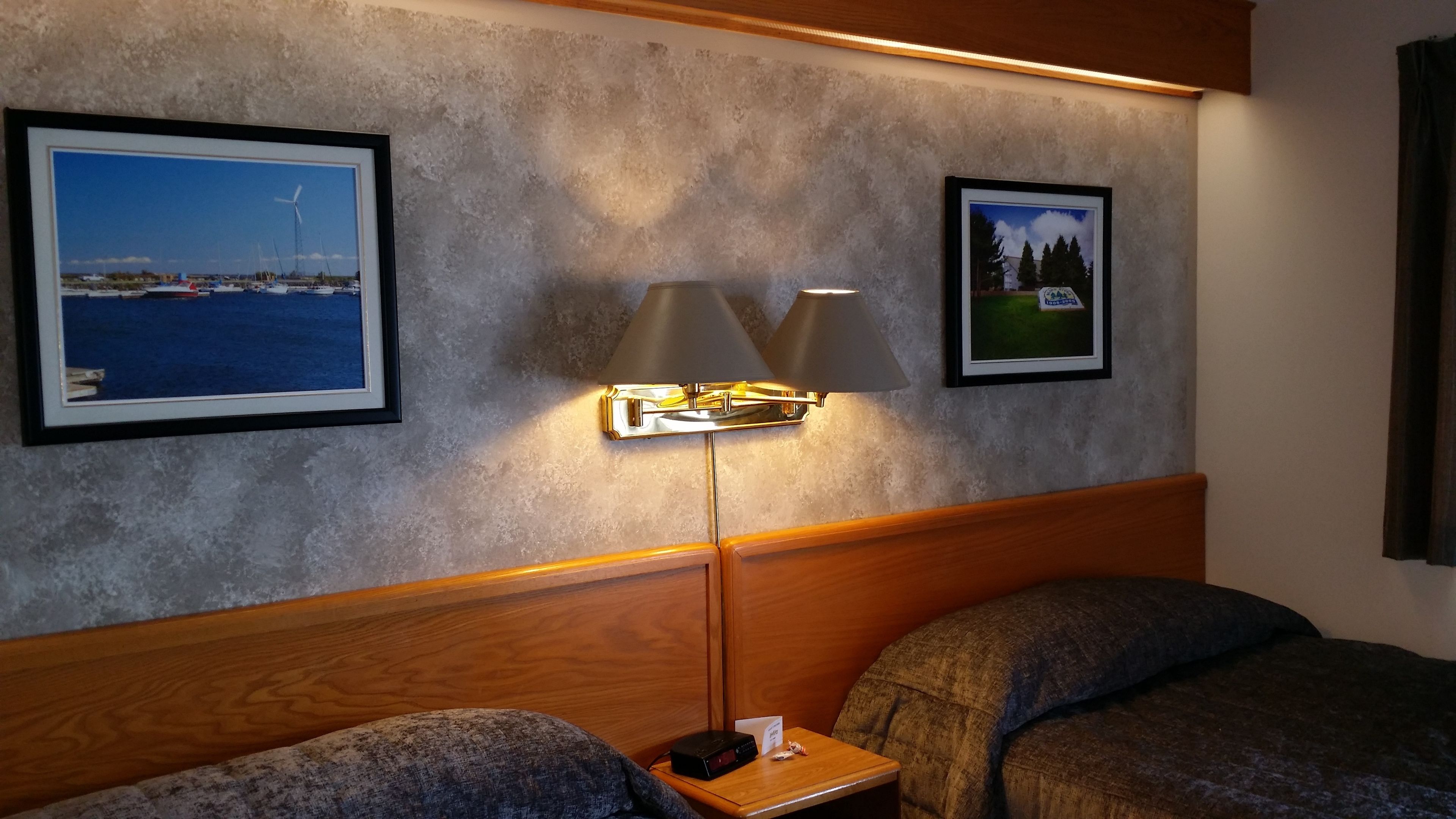 Standardzimmer, 2 Doppelbetten (No Pets) | Schreibtisch, Verdunkelungsvorhänge, schallisolierte Zimmer