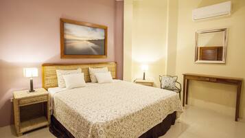 Deluxe Room | Egyptian cotton sheets, premium bedding, pillowtop beds