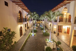 Classic Room | Courtyard view - Plaza Marbella Granada Condiminiums (Granada)