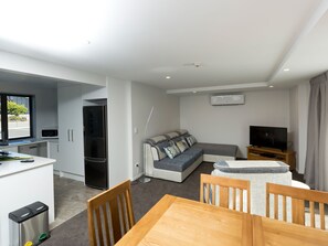 Family Apartment, 3 Bedrooms | Living area | 43-inch Smart TV with satellite channels, TV, Netflix - 2 on Whiteleigh and 239 on Lincoln Motel (Christchurch)