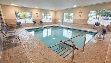 Indoor pool, pool loungers
