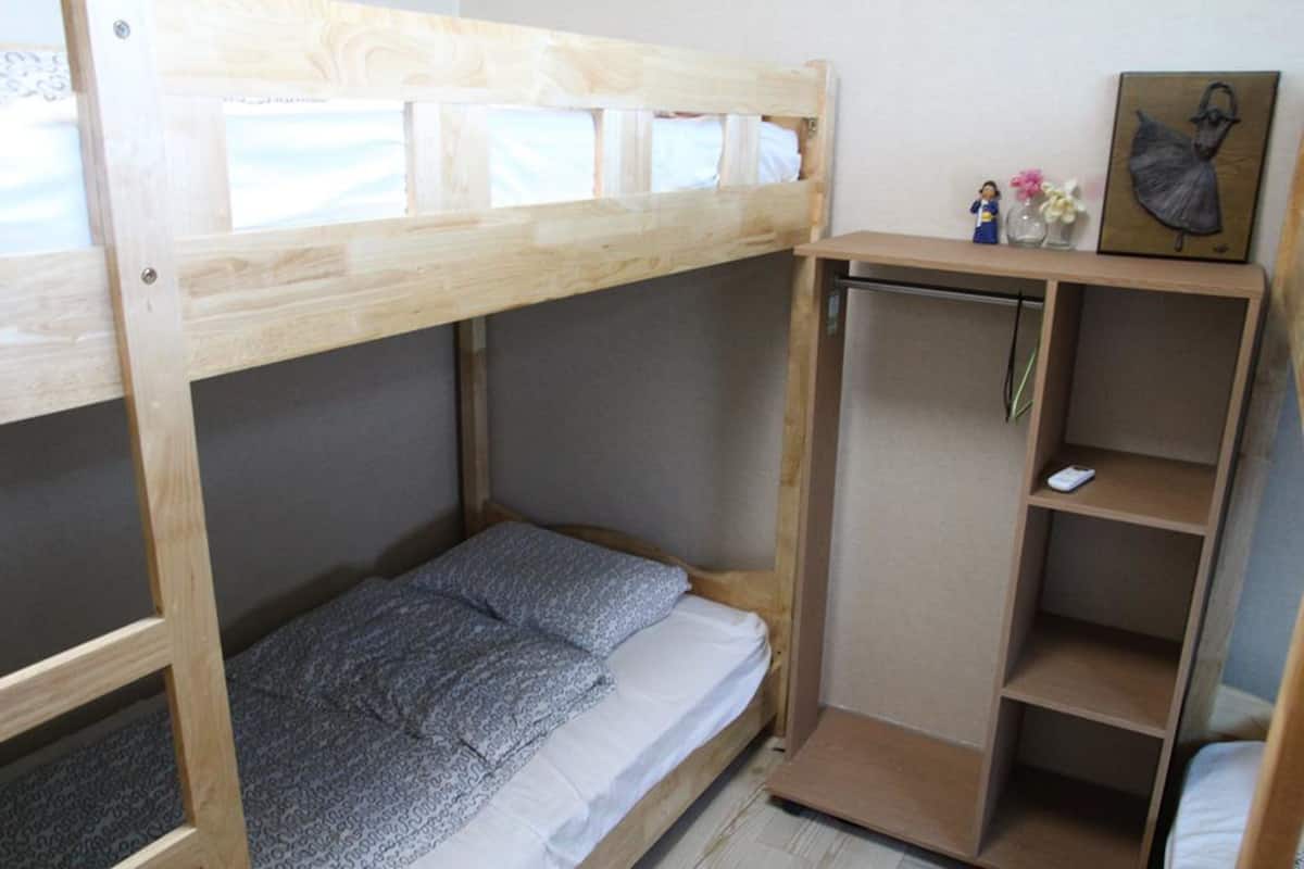 Iron/ironing board, free WiFi