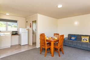 Basic Apartment, 2 Bedrooms | Private kitchenette - Waitangi Beach Units (Paihia)