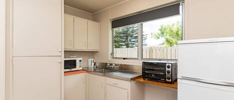 Basic Apartment, 2 Bedrooms | Private kitchen