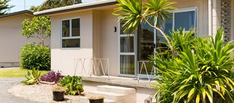 Waitangi Beach Units