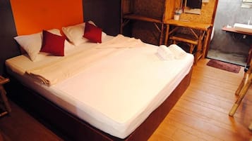 Deluxe Double Room with Fan | Rollaway beds, free WiFi