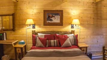 Deluxe Cabin, 2 Queen Beds, Refrigerator & Microwave | Premium bedding, blackout curtains, free cots/infant beds, free WiFi