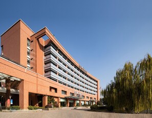 Front of property - The Hotel V HangZhou (Hangzhou)