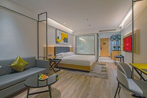 Executive Double Room | Minibar, in-room safe, desk, blackout drapes - The Hotel V HangZhou (Hangzhou)