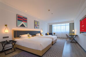 Deluxe Twin Room | Minibar, in-room safe, desk, blackout drapes - The Hotel V HangZhou (Hangzhou)